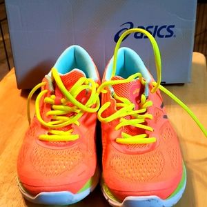 ASICS Women's Size 7